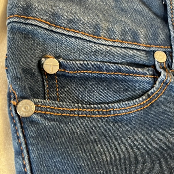 ✨Tahari✨ NWT Kelly Rayon Denim Mid Rise Skinny Jeans Size 4/27 - Picture 6 of 16